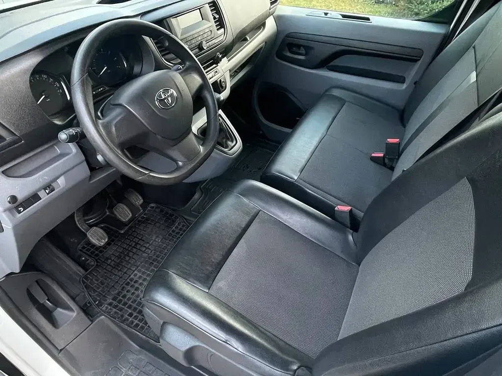 Gebraucht Toyota Proace 122 PS (89 kW) 2019 Weiß Van / Kleinbus