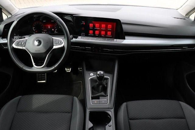 Gebraucht VW Golf VIII Active 131 PS (96 kW) 2021 Blau Limousine