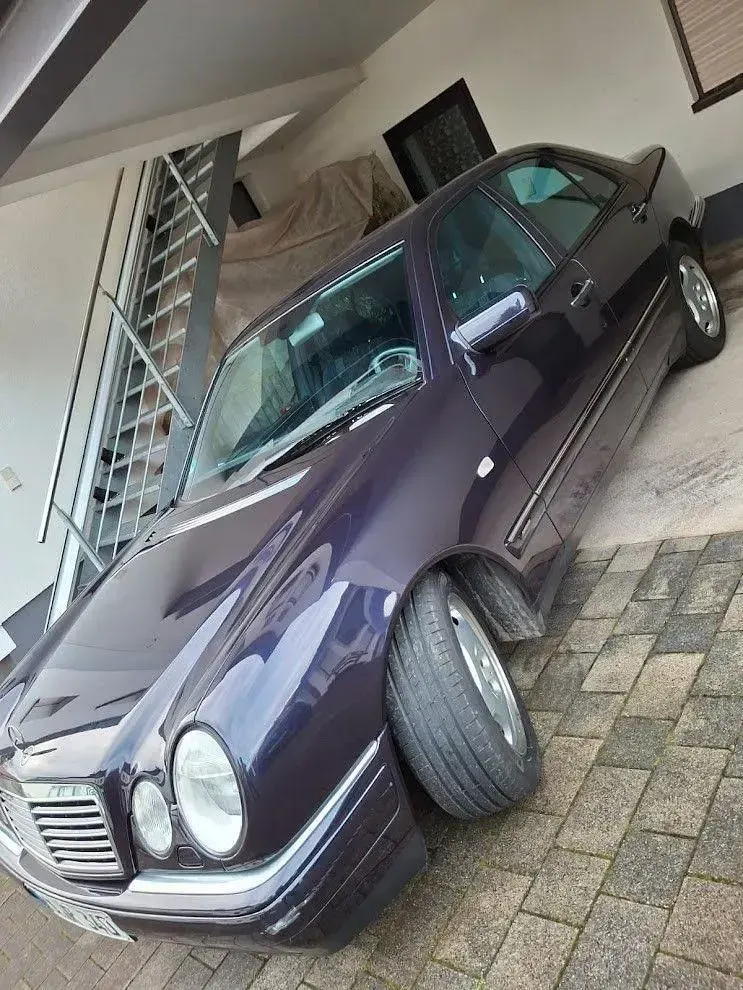 Gebraucht Mercedes E280 Avantgarde 204 PS (150 kW) 1998 Blau Limousine