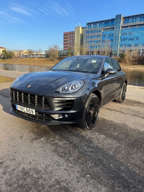 Grau Gebraucht 2017 Porsche Macan SUV | 25.500 € - Bild 1/4