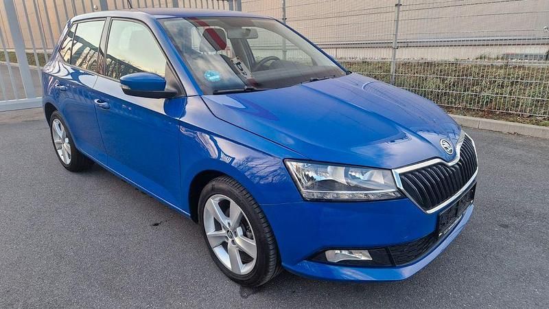 Gebraucht Skoda Fabia Cool Plus 60 PS (44 kW) 2020 Blau Limousine