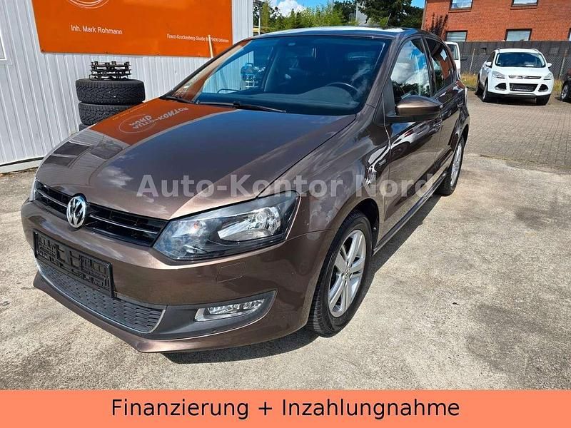 Braun Gebraucht 2013 VW Polo Life Kleinwagen | 10.390 € (Fairer Preis) - Bild 1/4