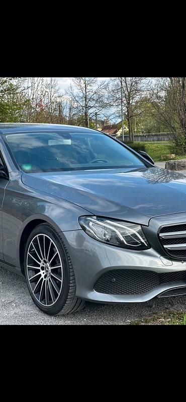 Gebraucht Mercedes E200 184 PS (135 kW) 2018 Grau Limousine