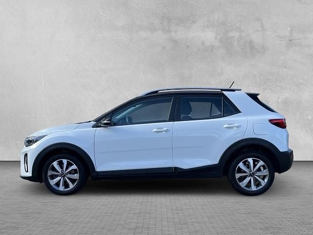 Gebraucht Kia Stonic Vision 101 PS (74 kW) 2023 Bud) schneeweiss/schwarz (weiss SUV