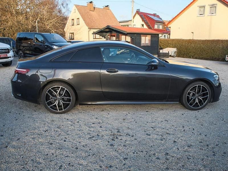 Gebraucht Mercedes E400 AMG line 330 PS (242 kW) 2022 Grau Coupé