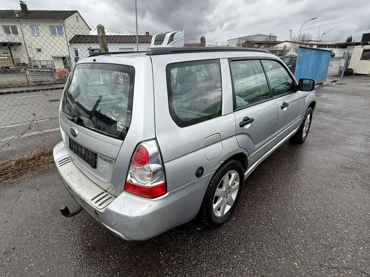Gebraucht Subaru Forester Active 158 PS (116 kW) 2007 Premium silver (m) SUV