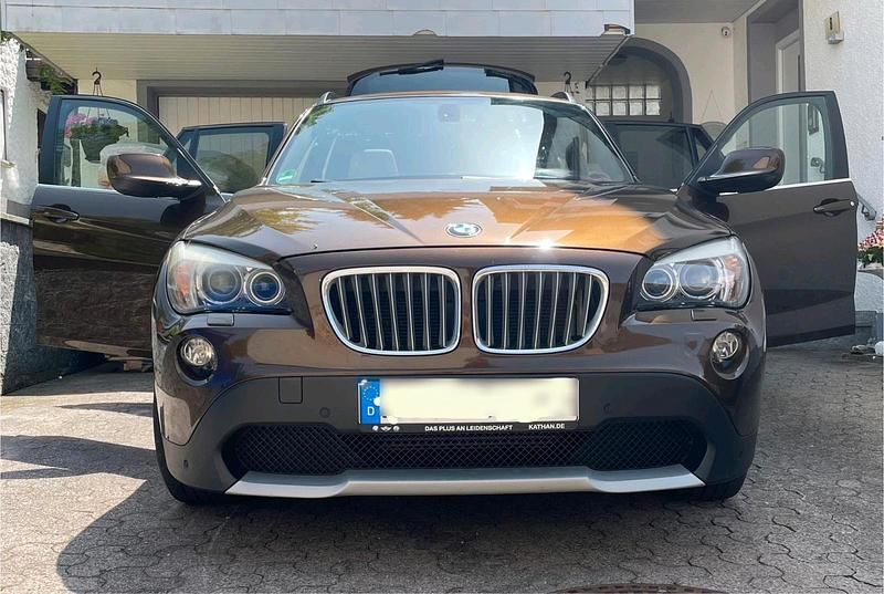 Braun Gebraucht 2009 BMW X1 SUV | 8.800 € (Fairer Preis) - Bild 1/4