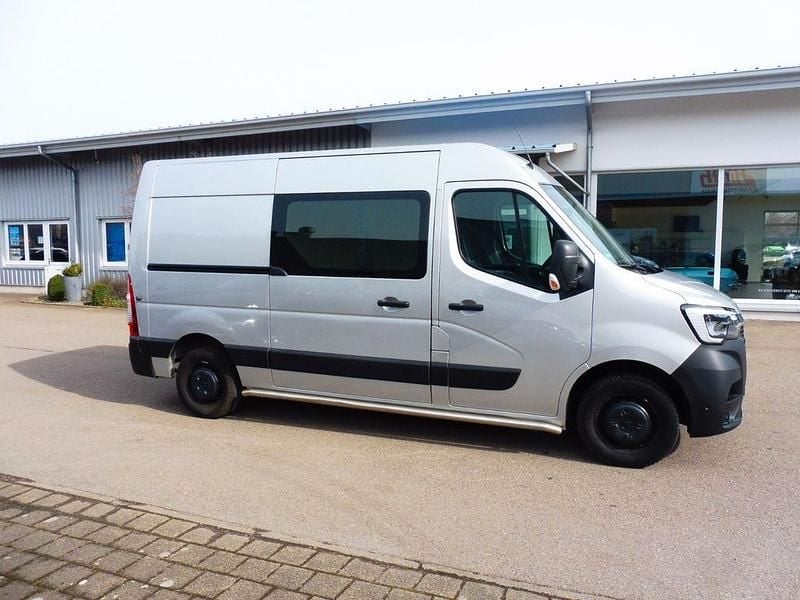 Gebraucht Renault Master 179 PS (131 kW) 2023 Silber Van / Kleinbus