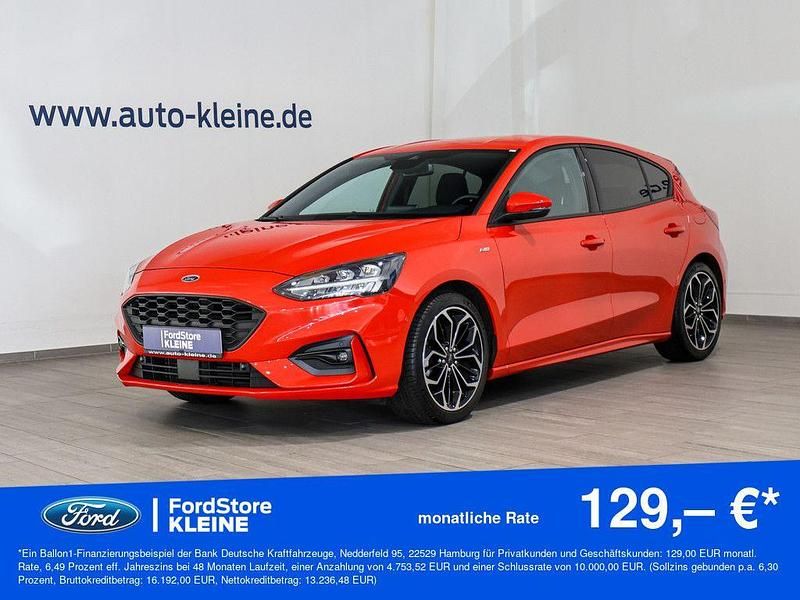 Rot Gebraucht 2021 Ford Focus ST-Line Limousine | 17.990 € (Fairer Preis) - Bild 1/4