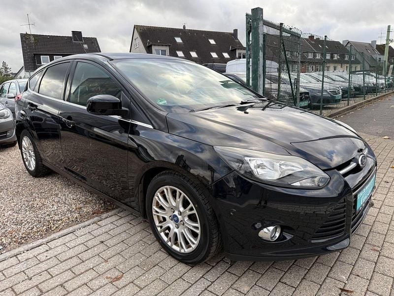 Gebraucht Ford Focus Titanium 150 PS (110 kW) 2011 Pantherschwarz metallic Kleinwagen