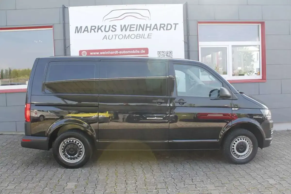 Gebraucht VW T6 102 PS (75 kW) 2017 Deep black perleffekt Van