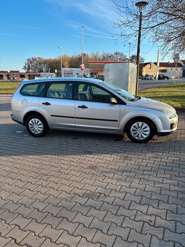 Gebraucht Ford Focus 101 PS (74 kW) 2006 Grau Kombi