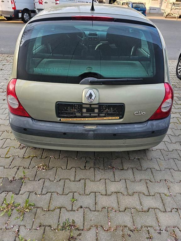 Second-hand Renault Clio II 75 CP (55 kW) 2001 Bej Berlinǎ