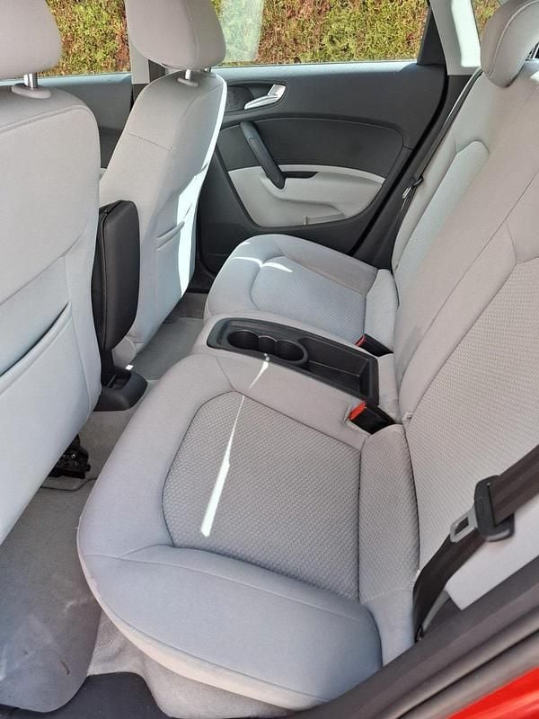 Gebraucht Audi A1 90 PS (66 kW) 2013 Rot Kleinwagen