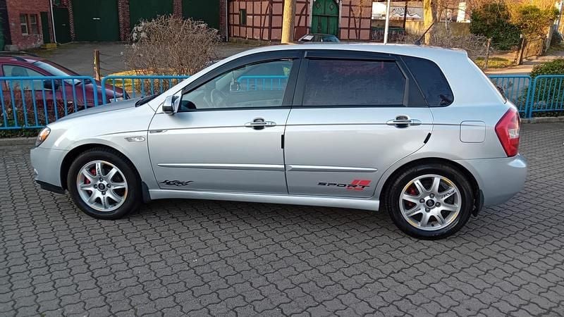 Gebraucht Kia Cerato 105 PS (77 kW) 2007 Grau Limousine