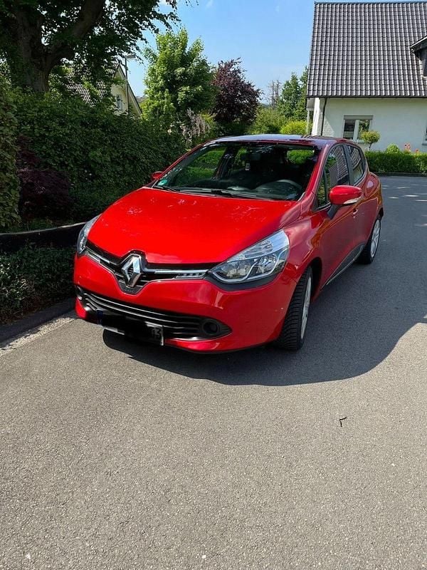 Gebraucht Renault Clio IV 90 PS (66 kW) 2015 Rot Kleinwagen