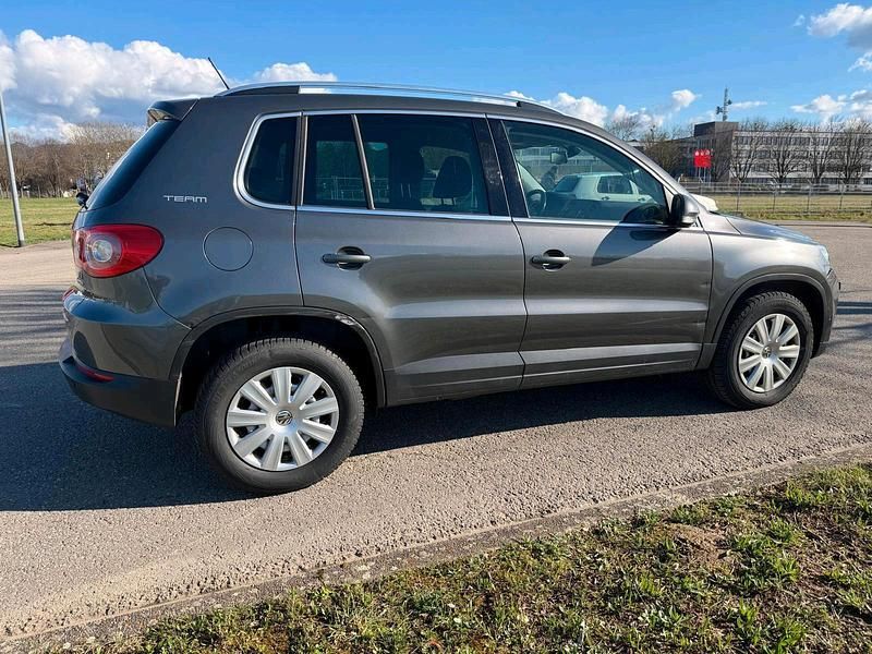 Gebraucht VW Tiguan 150 PS (110 kW) 2010 Grau SUV