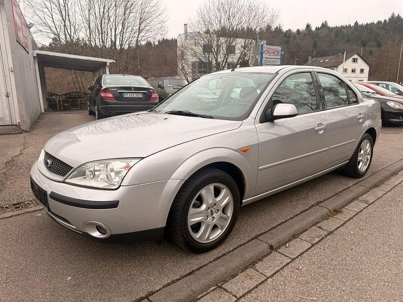 Gebraucht Ford Mondeo Trend 125 PS (91 kW) 2001 Silber Limousine