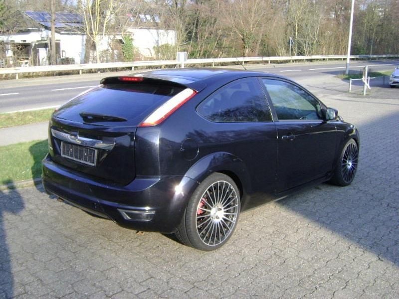 Gebraucht Ford Focus 145 PS (106 kW) 2008 Schwarz Limousine