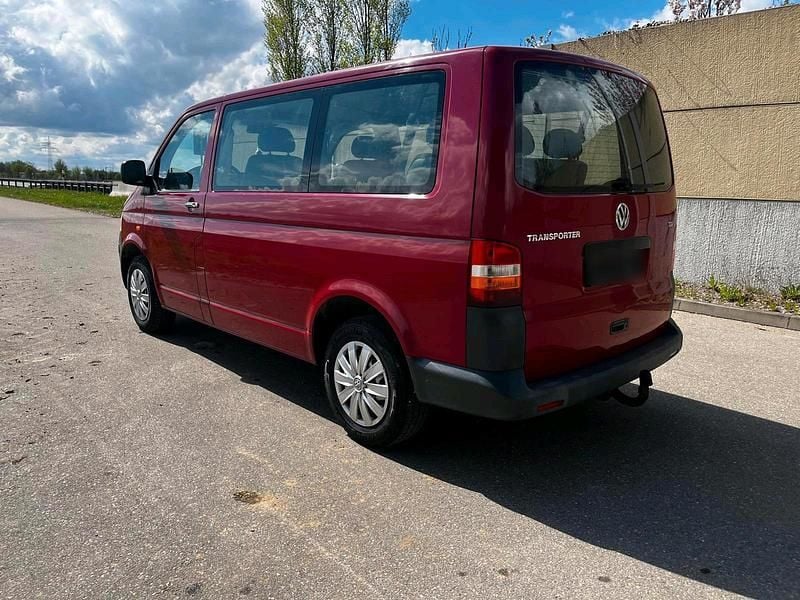 Gebraucht VW Caravelle 102 PS (75 kW) 2006 Rot Van