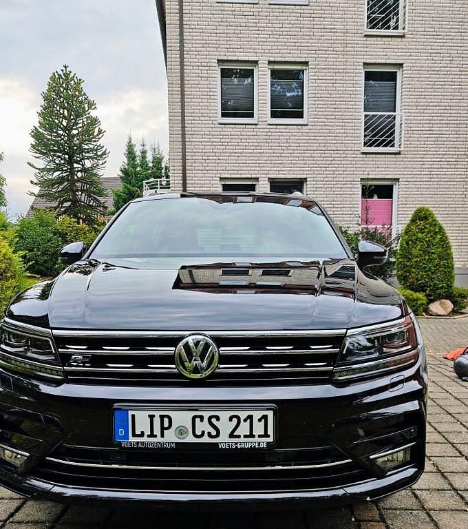Schwarz Gebraucht 2020 VW Tiguan R-line SUV | 32.500 € (Guter Preis) - Bild 1/4