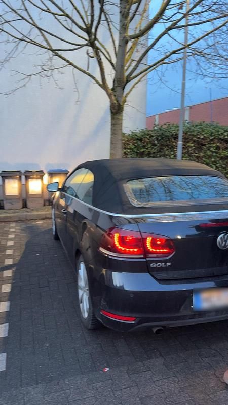 Gebraucht VW Golf 105 PS (77 kW) 2011 Schwarz Cabrio