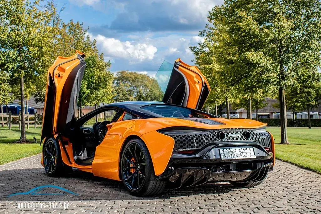 Gebraucht McLaren Artura 681 PS (500 kW) 2023 Orange Coupé