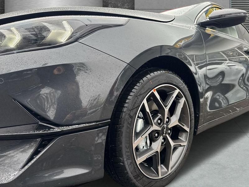 Neu Kia Ceed 140 PS (102 kW) 2025 Schwarz Kleinwagen