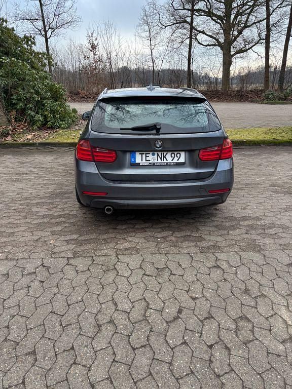 Gebraucht BMW 318 Performance 143 PS (105 kW) 2013 Grau Kombi