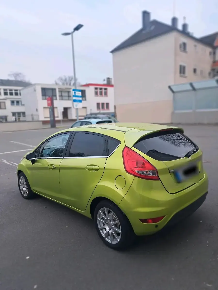 Usata Ford Fiesta Titanium 120 CV (88 kW) 2009 Verde Utilitaria