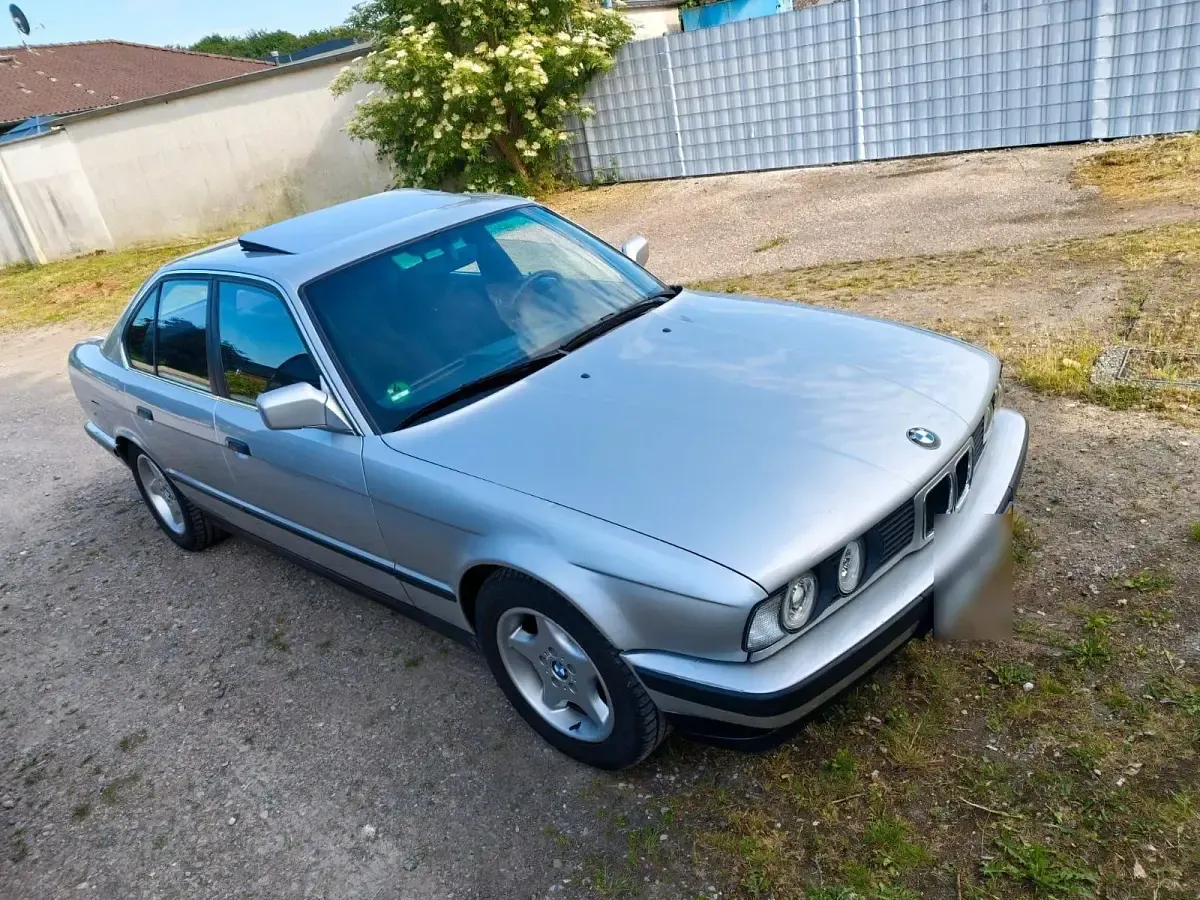 Gebraucht BMW 520 150 PS (110 kW) 1991 Silber Limousine