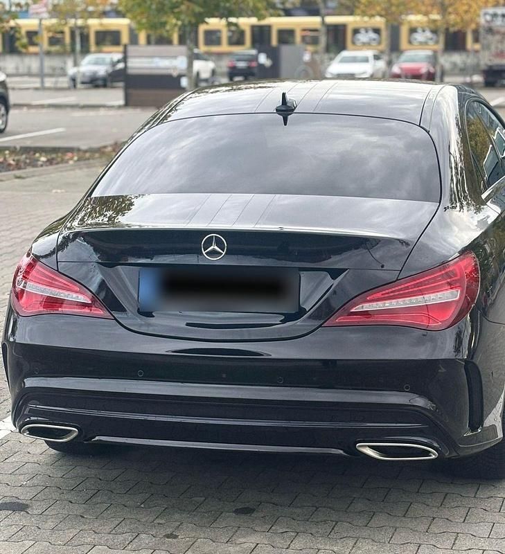 Gebraucht Mercedes CLA180 122 PS (89 kW) 2017 Schwarz Limousine