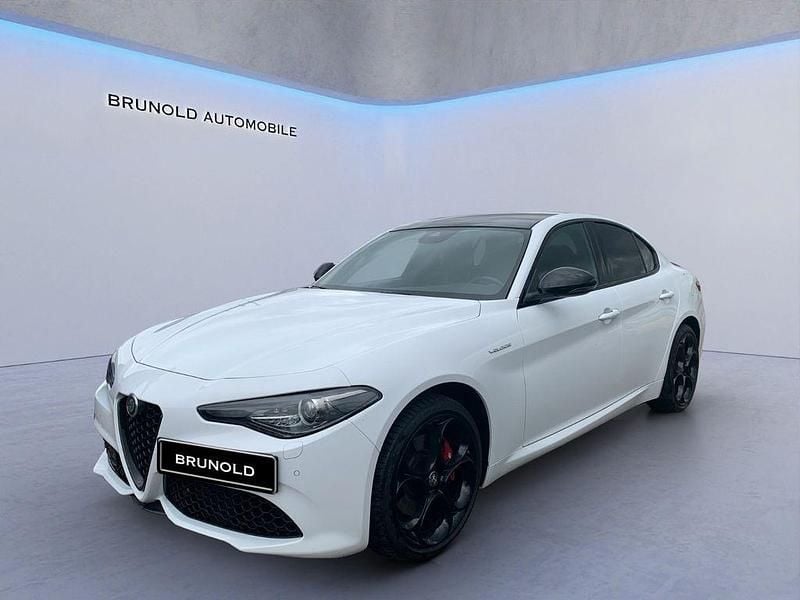 Weiß Gebraucht 2022 Alfa Romeo Giulia Veloce Limousine | 36.490 € (Teuer) - Bild 1/4