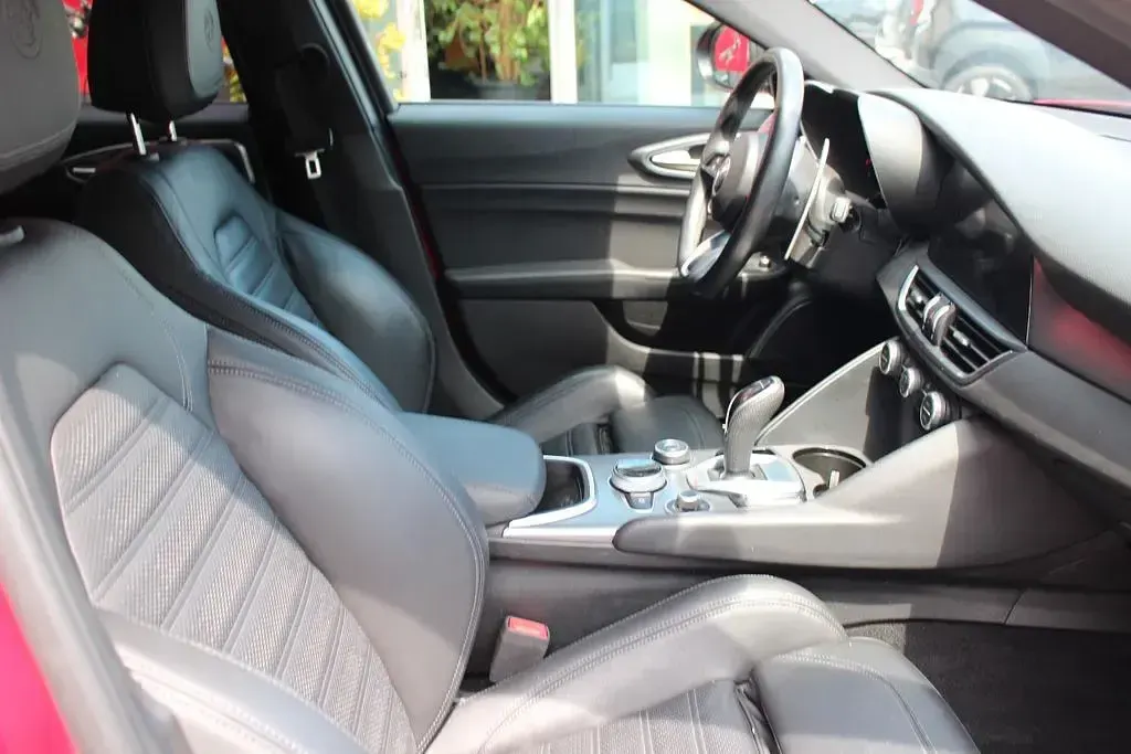 Gebraucht Alfa Romeo Giulia Veloce 209 PS (153 kW) 2023 Rot Limousine