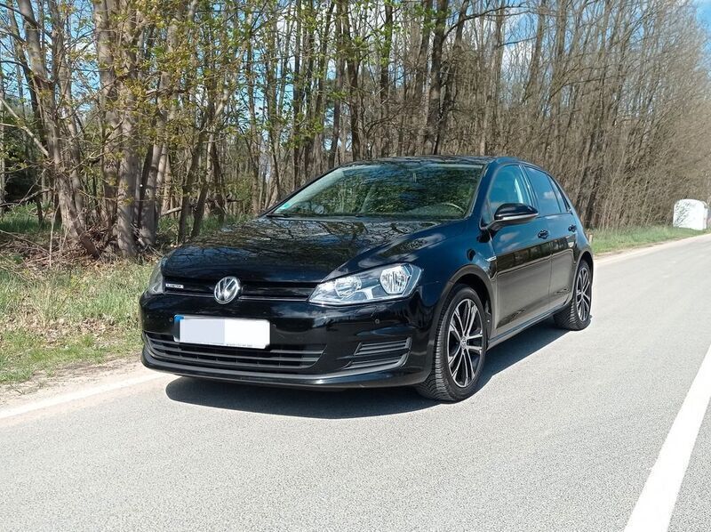 Schwarz Gebraucht 2015 VW Golf VII Limousine | 9.000 € (Fairer Preis) - Bild 1/4