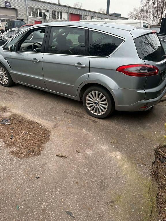 Gebraucht Ford S-MAX Titanium 203 PS (149 kW) 2010 Silber Van / Kleinbus
