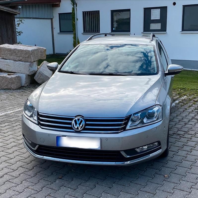 Silber Gebraucht 2014 VW Passat Edition Kombi | 7.600 € (Guter Preis) - Bild 1/4