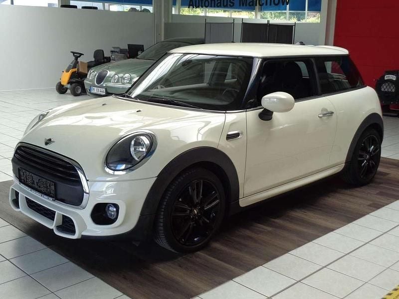 Gebraucht Mini John Cooper Works 102 PS (75 kW) 2020 Pepper white Kleinwagen