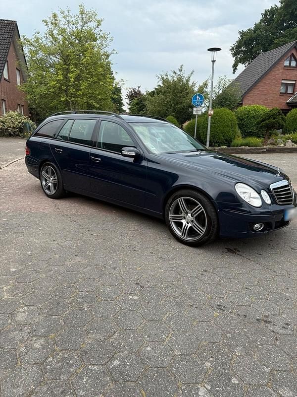 Gebraucht Mercedes E220 Classic 150 PS (110 kW) 2004 Blau Kombi