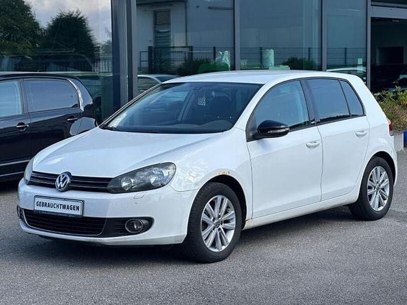Weiß Gebraucht 2011 VW Golf VI Style Limousine | 4.500 € (Superpreis) - Bild 1/4