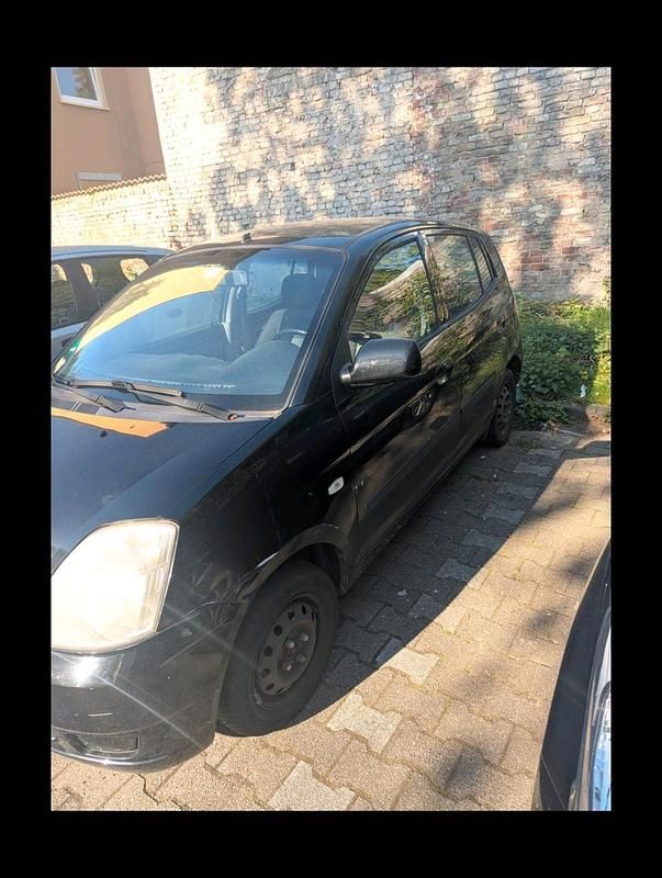 Second-hand Kia Picanto 65 CP (47 kW) 2005 Negru Hatchback