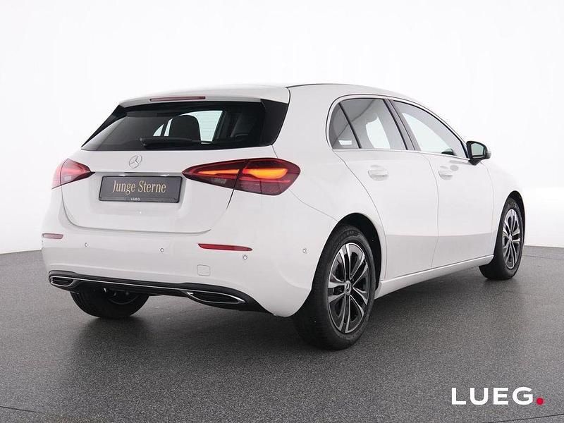 Gebraucht Mercedes A200 Progressive 163 PS (119 kW) 2024 Weiß Limousine