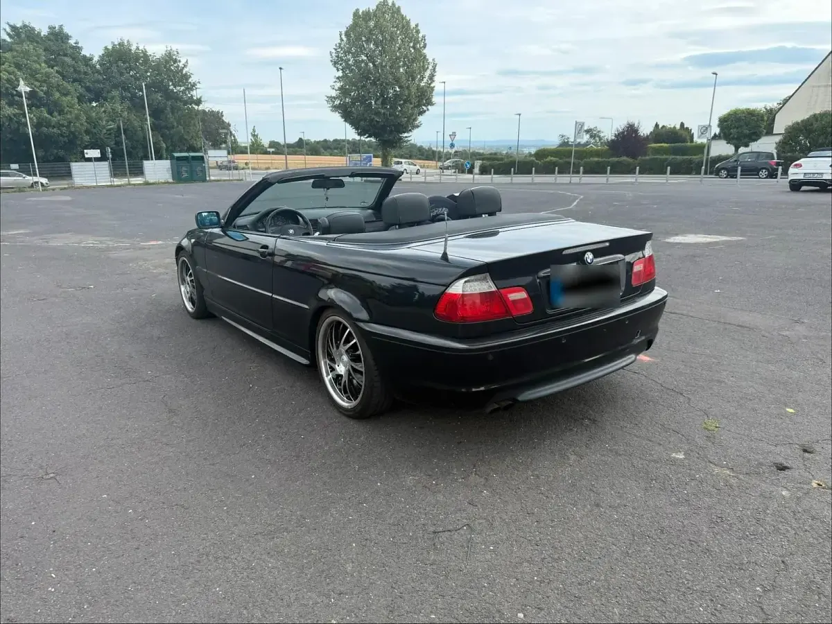 Gebraucht BMW 320 Cabriolet M Sport 170 PS (125 kW) 2004 Schwarz Cabrio