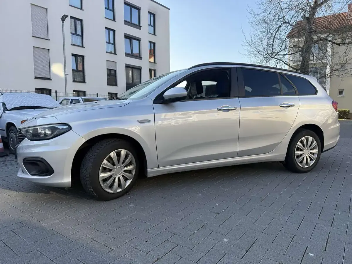 Gebraucht Fiat Tipo Easy 120 PS (88 kW) 2017 Colore esterno grigio garbato Kombi