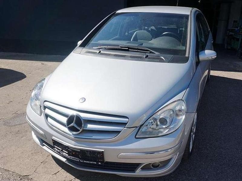 Gebraucht Mercedes B170 116 PS (85 kW) 2005 Polarsilber  metalliclack Van / Kleinbus