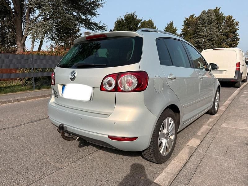 Gebraucht VW Golf VII Life 122 PS (89 kW) 2013 Silber Limousine