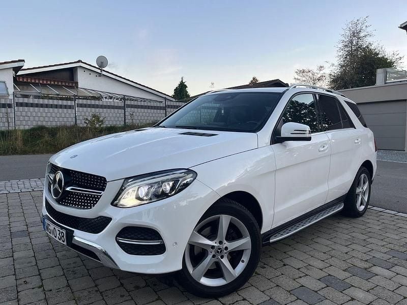 Weiß Gebraucht 2016 Mercedes GLE250 AMG line SUV | 19.990 € (Superpreis) - Bild 1/4