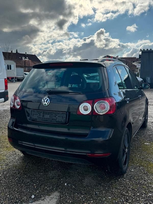 Gebraucht VW Golf VI 105 PS (77 kW) 2011 Schwarz Kleinwagen