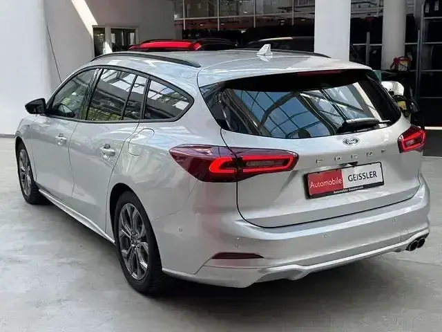 Gebraucht Ford Focus ST-Line X 235 PS (172 kW) 2024 Silber Limousine
