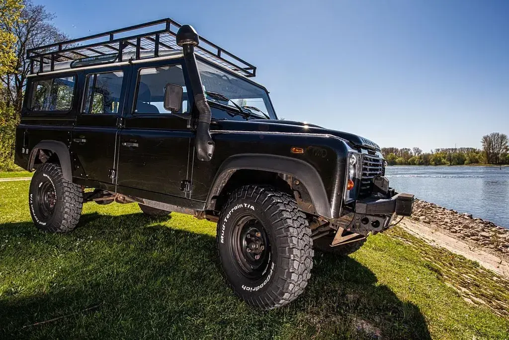 Gebraucht Land Rover Defender 122 PS (89 kW) 2008 Schwarz Kombi
